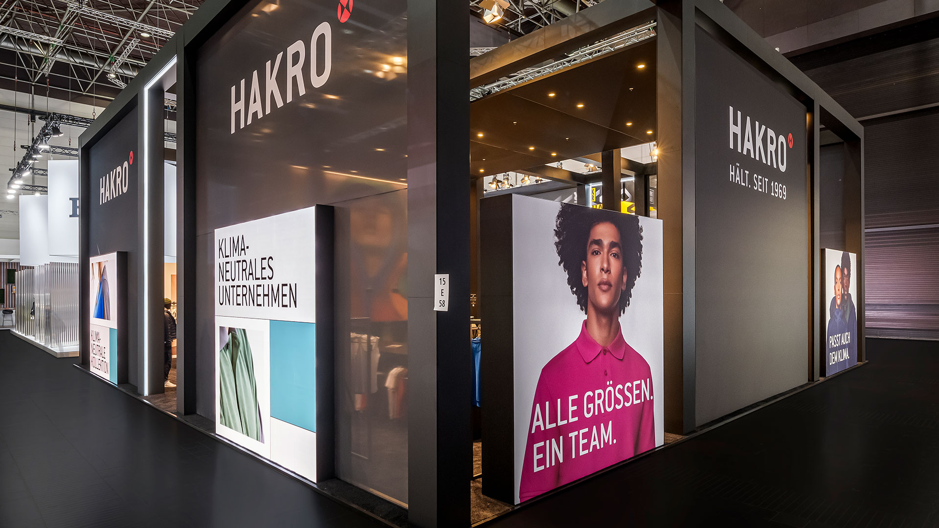 artistic werbewelten: HAKRO Trade Show Booth Design Case Study